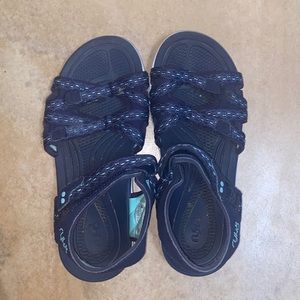 Women’s sandals